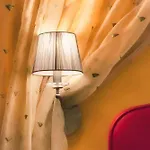 לינה וארוחת בוקר Ghibellino 4*